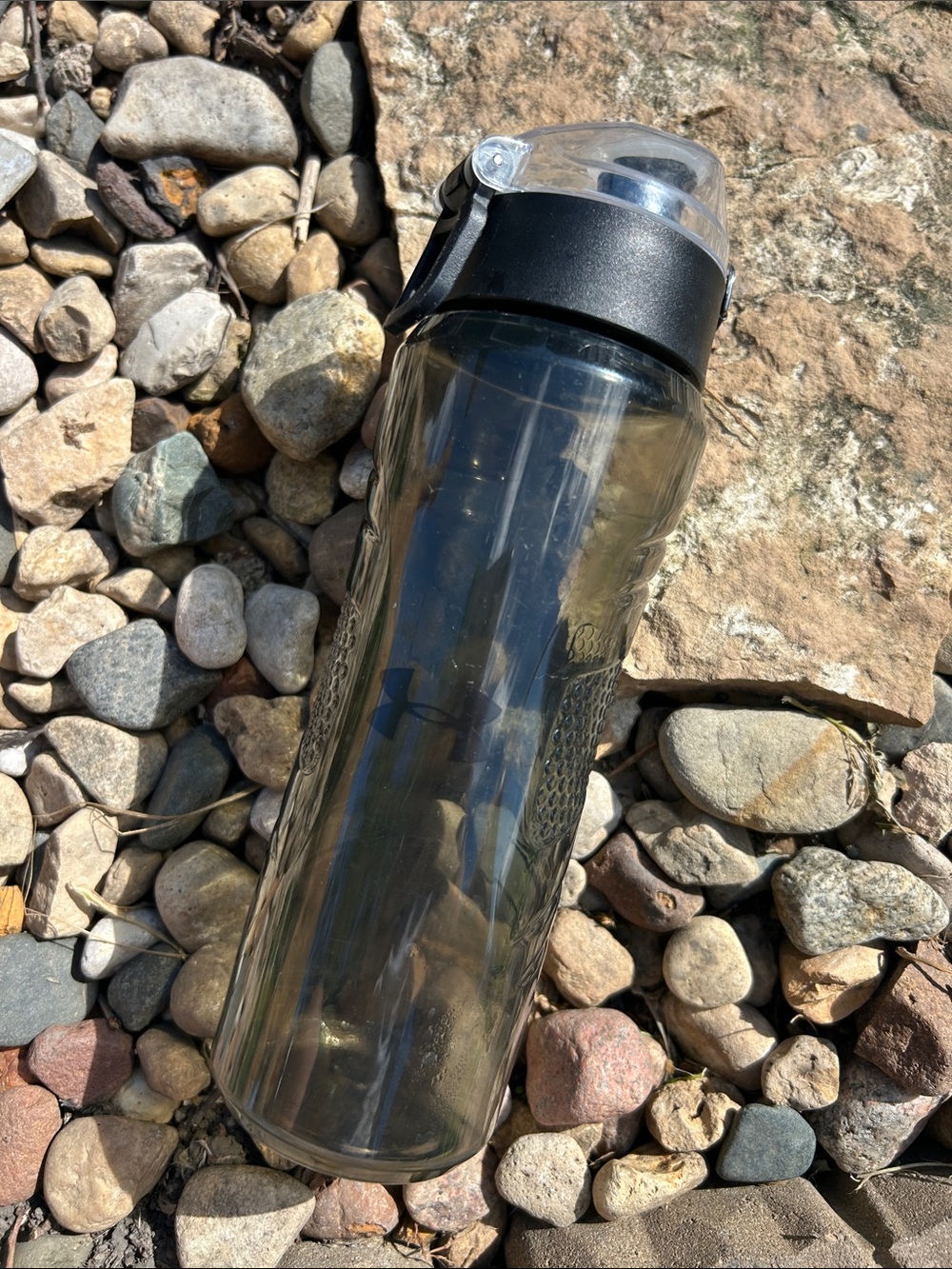 Under Armour Smoke Gray Plastic Flip Top Water Bottle 
24 oz - Picture 3 of 11